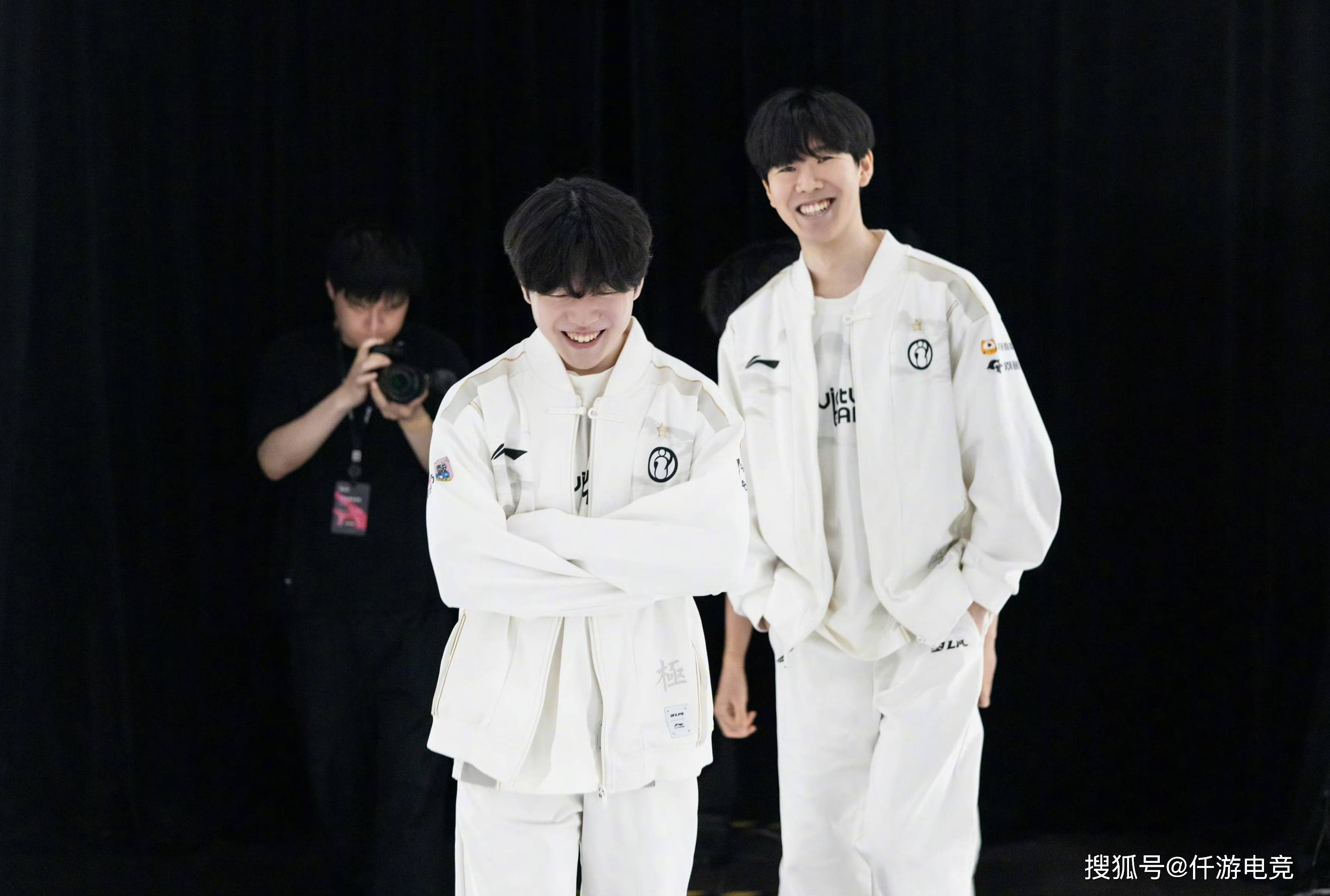 他多次回撤 他多次回撤