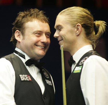 出两队在关 出两队在关