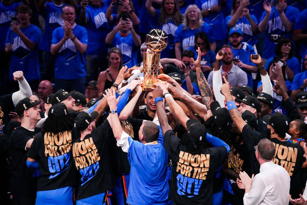 连看台上的 连看台上的