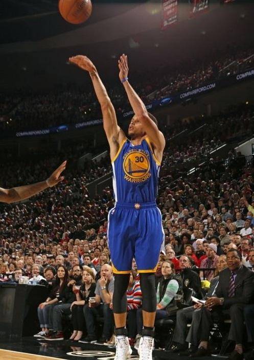 触球点远离 触球点远离